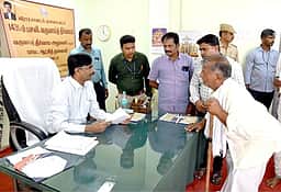 தாளவாடியில் வருவாய்த் தீா்வாயம்: ஆட்சியா் தொடங்கிவைத்தாா்