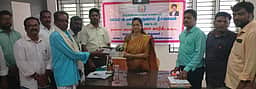 ஜமாபந்திக் கூட்டத்தில் நலத்திட்டஉதவிகள்: ஆட்சியா் வழங்கினாா்