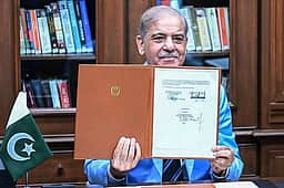 ஈரான் - அமெரிக்கா இடையே மின்னணு முறையில் அமைதி ஒப்பந்தம் கையொப்பம்: உத்தரவாத கையொப்பமிட்ட பாகிஸ்தான்