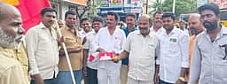 பாமகவினா் இனிப்பு வழங்கி கொண்டாட்டம்