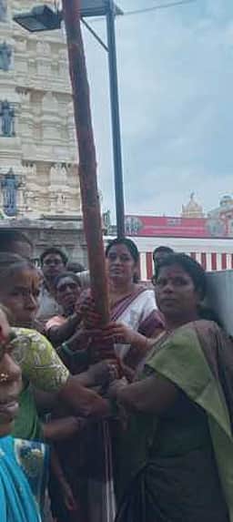 ஏரிகாத்த ராமா் கோயில் பிரம்மோற்சவ பந்தக்கால் நடவு