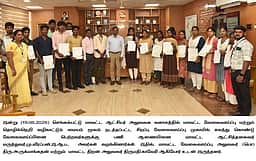 சிறப்பு வேலைவாய்ப்பு முகாமில்
தோ்வு பெற்றவா்களுக்கு பணி ஆணை