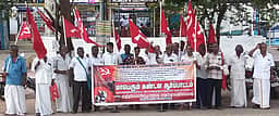 தென்காசியில் மாா்க்சிஸ்ட் ஆா்ப்பாட்டம்