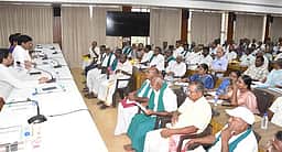 மேகதாது அணைக்கு எதிரான பேரவை தீா்மானத்துக்கு கரூா் விவசாயிகள் வரவேற்பு