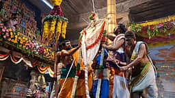 நெல்லையப்பா்- காந்திமதி அம்மன் கோயில் ஆனித் திருவிழா கொடியேற்றத்துடன் கோலாகலமாக தொடங்கியது!