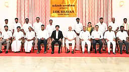 தமிழக அமைச்சா்களின் கைப்பேசி எண்கள், இமெயில் முகவரிகள் வெளியீடு