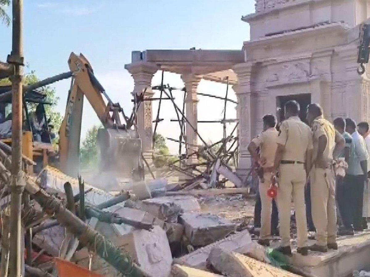 மகாராஷ்டிரத்தில் கோயில் மண்டபம் இடிந்து 5 பேர் பலி