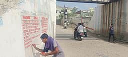 ரயில்வே சுரங்கப் பாதை வழியாக செல்லும் வாகனங்களுக்கு வெள்ள அபாய எச்சரிக்கை
