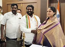 நாகா்கோவில் மாநகர வளா்ச்சி
திட்டப் பணிகள்: எம்.பி. வேண்டுகோள்