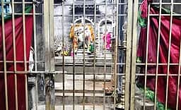 பெரிய இலுப்பப்பட்டு கோயிலில் 3 சிலைகள் திருட்டு