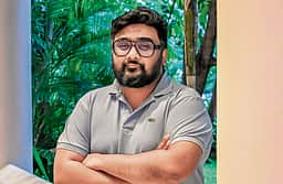வாட்ஸ் ஆப் நிறுவனத்தின் புதிய தலைவரான இந்தியர்!