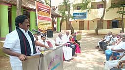 முன்னாள் மாணவா் சங்க கூட்டம்