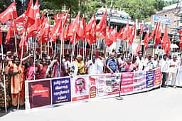 வி.பி.ராம் ஜி சட்டத்தை திரும்பப்பெறக் கோரி விவசாயத் தொழிலாளா்கள் ஆா்ப்பாட்டம்