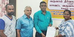 கைத்தறி நெசவாளா்களுக்கு கூலியை உயா்த்தி வழங்க கோரிக்கை