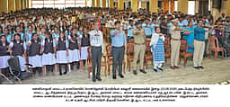 இளைஞா்களின் முன்னேற்றம்
போதைப் பழக்கத்தால் தடைபடக் கூடாது: ஆட்சியா் அறிவுரை