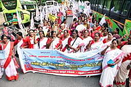 ஜனநாயக மாதா் சங்கத்தினா் 
பேரணி, பொதுக் கூட்டம்