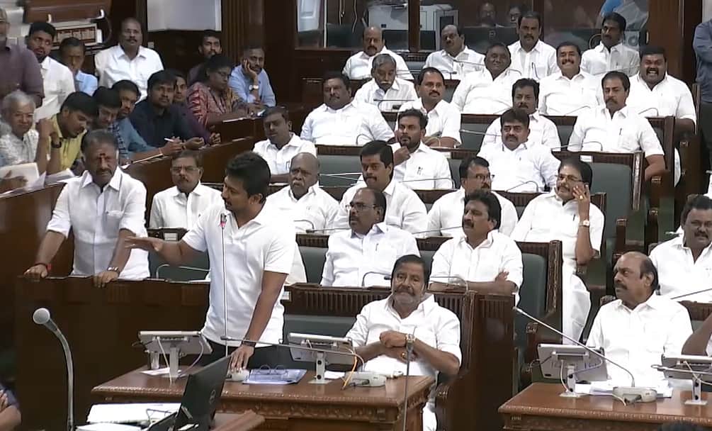 நாங்கள் வீட்டுக்குச் சென்ற பிறகு பேரவையில் அமைச்சர் பேசுகிறார்! என்ன மரபு இது? உதயநிதி