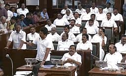 நாங்கள் வீட்டுக்குச் சென்றபிறகு பேரவையில் அமைச்சர் பேசுகிறார்! என்ன மரபு இது? உதயநிதி