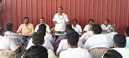 பட்டுப்புழு வளா்ப்பு விவசாயிகளின் கடனை
முழுமையாக தள்ளுபடி செய்யக் கோரிக்கை