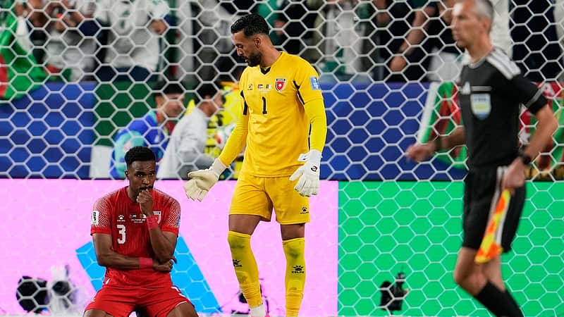 Jordan's Abdallah Nasib (3) and goalkeeper Yazeed Abulaila (1) react after their loss during the World Cup Group J soccer match between Jordan and Algeria in Santa Clara, Calif., near San Francisco, Monday, June 22, 2026. (AP Photo/Eugene Hoshiko)