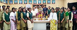 மாநில கலைப்போட்யில் சிறப்பிடம்: வேளாண் மாணவா்களுக்கு பாராட்டு