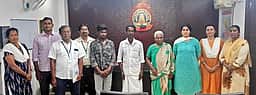 மீட்கப்பட்ட மூதாட்டி 
உறவினா்களிடம் ஒப்படைப்பு
