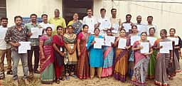 ஆசிரியா்களுக்கு சிறப்பு நிலைக்கான ஆணை