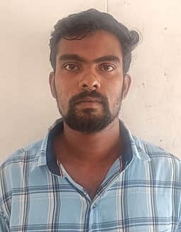 கொலை வழக்கில் கைதான மூவா் குண்டா் சட்டத்தில் சிறையில் அடைப்பு