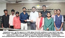 மாற்றுத்திறனாளி மாணவா்கள் சுயதொழில் மேற்கொள்ள நடவடிக்கை எடுக்க வேண்டும்: ஆட்சியா்