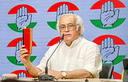 பிரதமர், முதல்வர்களை பதவி நீக்கும் மசோதாவை கடுமையாக எதிா்ப்போம்: காங்கிரஸ்