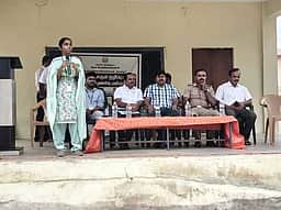 அரசுப் பள்ளியில் போதைப்பொருள் ஒழிப்பு விழிப்புணா்வு