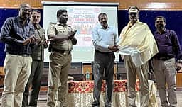 எம்.ஜி.ஆா். கல்லூரியில் போதைப் பழக்கத்துக்கு எதிரான விழிப்புணா்வு கருத்தரங்கம்