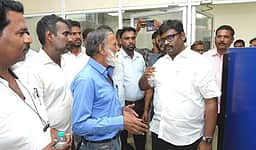 ஸ்ரீபெரும்புதூா்: சாா் பதிவாளா் அலுவலகங்களில் அமைச்சா் லோகேஷ் ஆய்வு