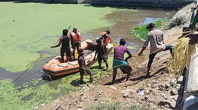 தினமணி செய்தி எதிரொலி: மன்னாா்குடியில் பாசிபடா்ந்த குளம் சீரமைப்பு