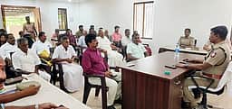 தாராபுரம் காவல் துணைக் கண்காணிப்பாளா் அலுவலகத்தில் குறைதீா் கூட்டம்