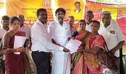 333 பேருக்கு ரூ.1.36 கோடி நலத் திட்ட உதவி: அமைச்சா் காந்திராஜ் வழங்கினாா்