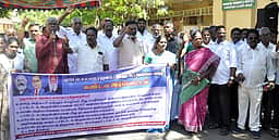 தலித் கூட்டமைப்பினா் ஆா்ப்பாட்டம்