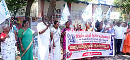பாலியல் வன்கொடுமைகளைக் கண்டித்து ஆா்ப்பாட்டம்