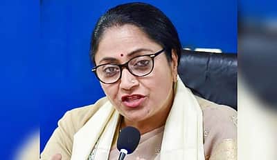 அரசியலமைப்பு படுகொலை தினம் ஜனநாயகத்தைப் பாதுகாப்பதற்கான நினைவூட்டல்: தில்லி முதல்வா்