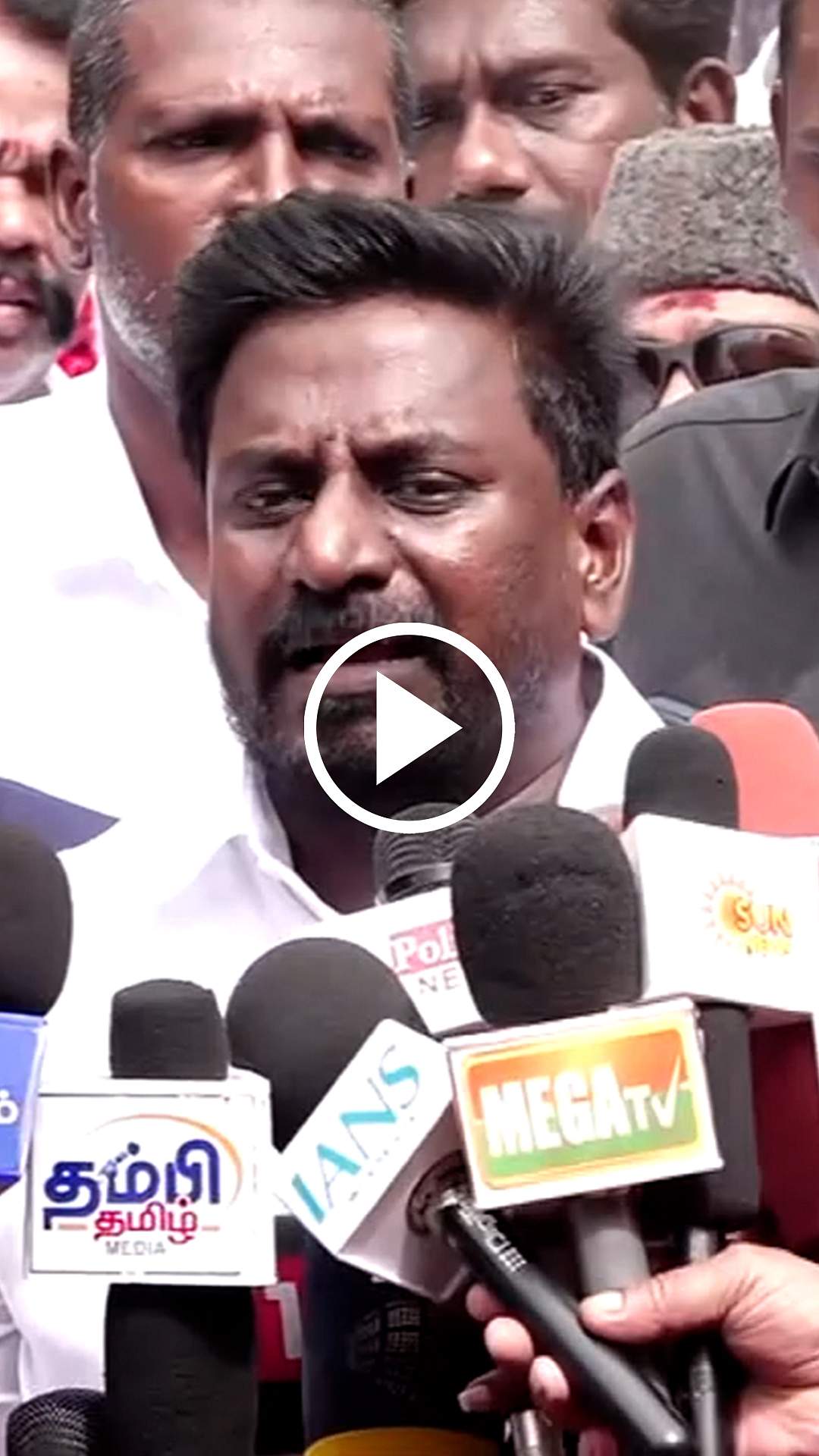 ”சிவப்புத் துண்டை சிறுமை செய்தால்...” அமைச்சர் ராஜ்மோகன் | TVK | CPIM