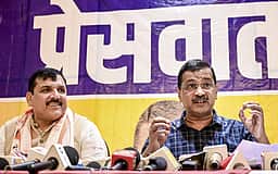 ராமா் கோயிலில் மகா கொள்ளை: 
பெரும் அரக்கா்களுக்கு தொடா்பு - அரவிந்த் கேஜரிவால் குற்றச்சாட்டு