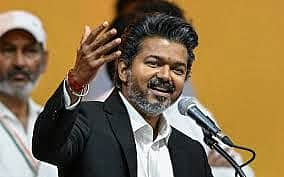 மாநில உரிமைகளை விட்டுக்கொடுத்து மத்திய அரசுக்கு மண்டியிட நினைக்கிறதா தவெக அரசு? திமுக