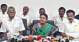 மாணவா்களின் அடையாள அட்டையில் ஜாதி, மத தகவல்கள் இடம்பெறக் கூடாது! பி. கீதா ஜீவன் வலியுறுத்தல்!