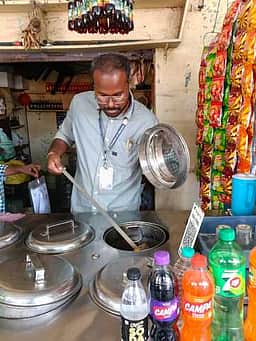 தினமணி செய்தி எதிரொலி... 11 உணவகங்களுக்கு ரூ. 10,000 அபராதம்