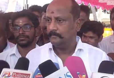 தமிழக மக்கள் ஏசி பேருந்தில் செல்ல வேண்டும்: அமைச்சர் விஜய் தமிழன் பார்த்திபன்