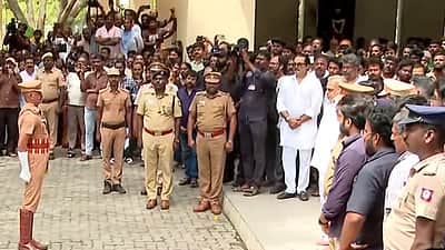 இயக்குநர் கே. பாக்யராஜ் உடல் தகனம்!