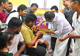 புதுச்சேரியில் 425 இடங்களில் போலியோ தடுப்பு முகாம் ஆளுநா், முதல்வா் தொடங்கி வைத்தனா்