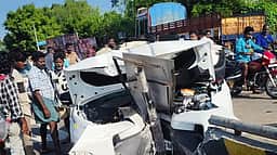 விழுப்புரம் அருகே சாலை விபத்து: 3 பேர் பலி