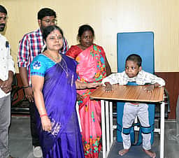 மாற்றுத்திறனாளிகளுக்கு நலத்திட்ட உதவிகள் வழங்கல்