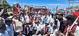 தவெக அமைச்சரை பதவி நீக்க வலியுறுத்தி, திமுகவினா் போராட்டம்! 2 எம்எல்ஏக்கள் உள்பட 722 போ் கைது!